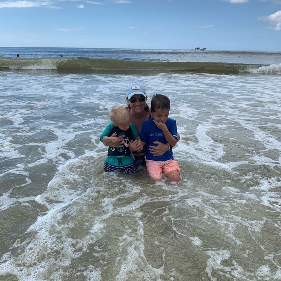 Meet your Posher, Alyssa - Picture 2 of 7